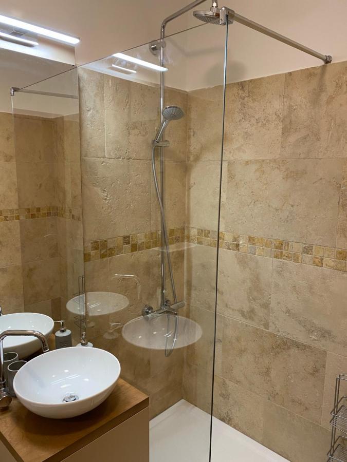Bitcoin And Ethereum Deluxe Apartments Bar Eksteriør billede
