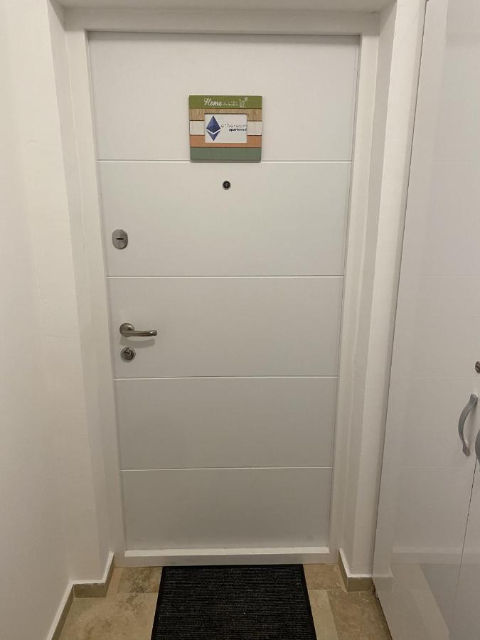 Bitcoin And Ethereum Deluxe Apartments Bar Eksteriør billede